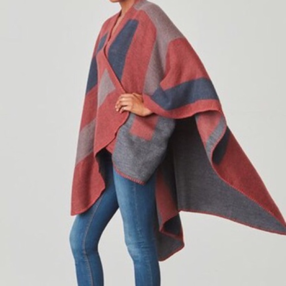 BB Dakota poncho 💕❤️